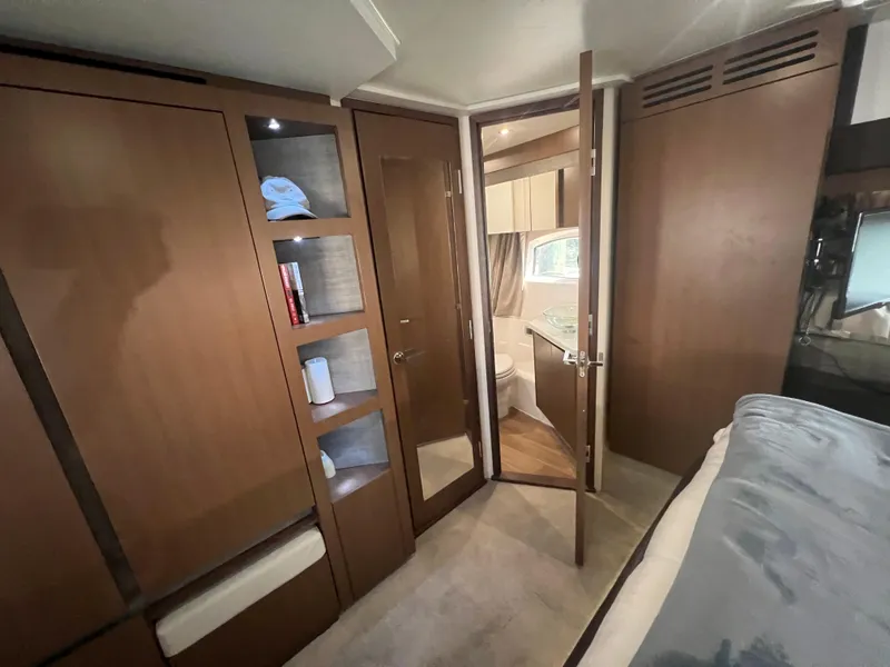 Slide: The Image of Sea Ray Fly 400 2017 - 72