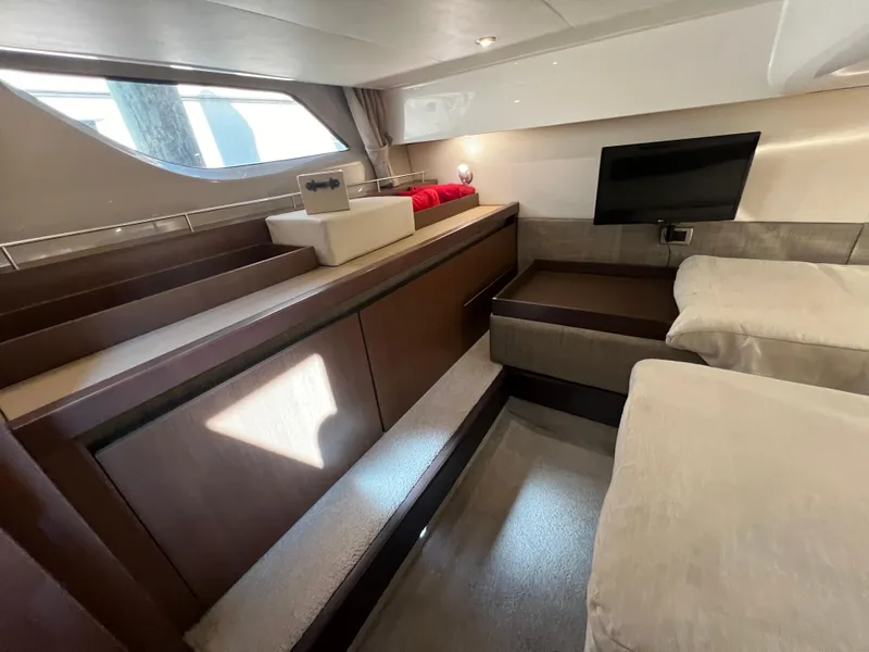 Slide: The Image of Sea Ray Fly 400 2017 - 78