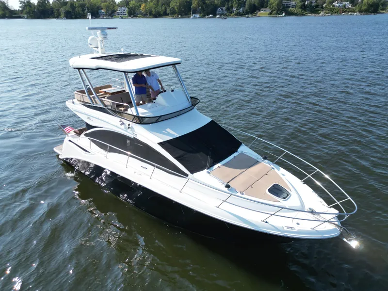 Slide: The Image of Sea Ray Fly 400 2017 - 86