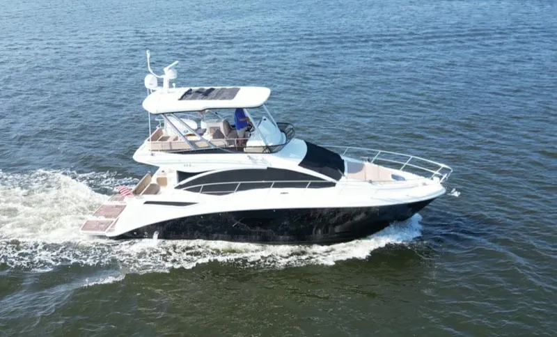 Slide: The Image of Sea Ray Fly 400 2017 - 87