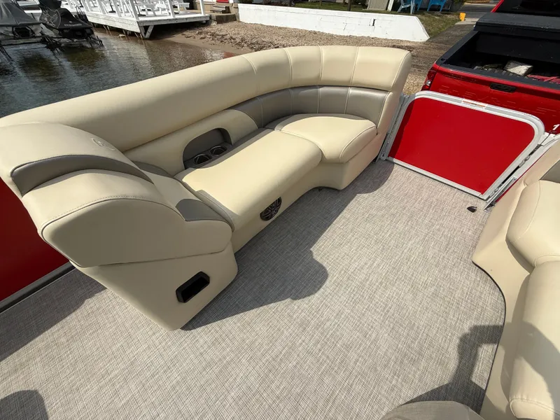 Slide: The Image of Premier 210 Sunsation RF 2023 - 185