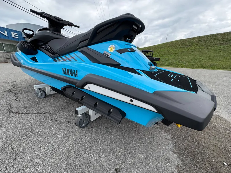 Slide: The Image of Yamaha Waverunner FX SVHO w/ Audio 2025 - 32