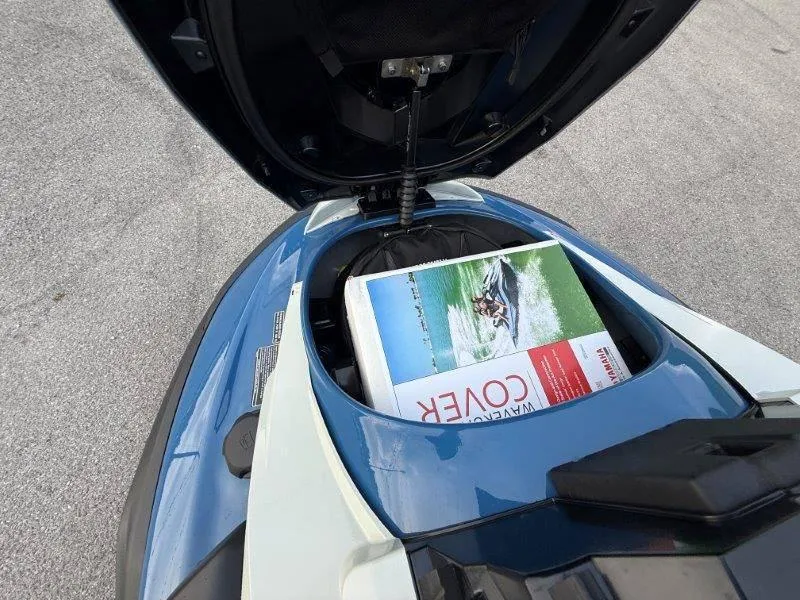 Slide: The Image of Yamaha WaveRunner FX Limited SVHO 2025 - 30