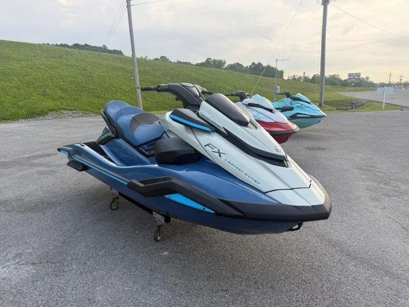 Slide: The Image of Yamaha WaveRunner FX Limited SVHO 2025 - 5