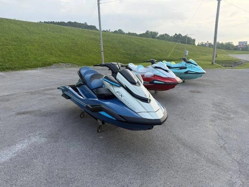 Slide: The Image of Yamaha WaveRunner FX Limited SVHO 2025 - 6