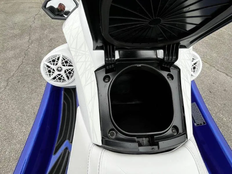 Slide: The Image of Yamaha Waverunner GP SVHO w/ Audio 2025 - 28