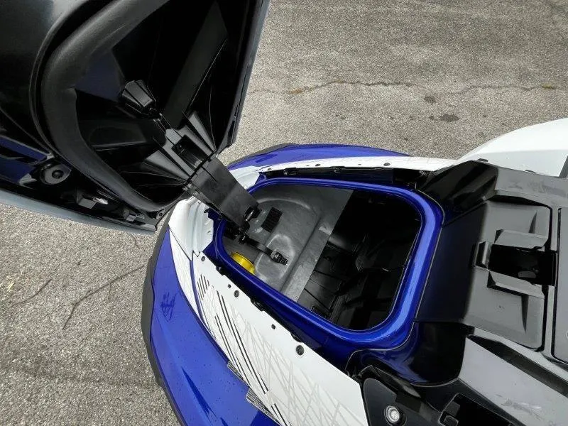 Slide: The Image of Yamaha Waverunner GP SVHO w/ Audio 2025 - 30