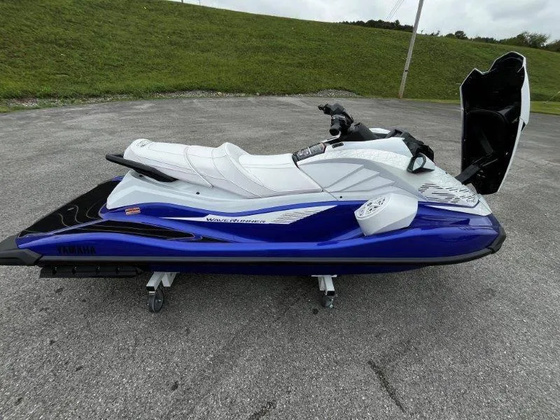 Slide: The Image of Yamaha Waverunner GP SVHO w/ Audio 2025 - 33