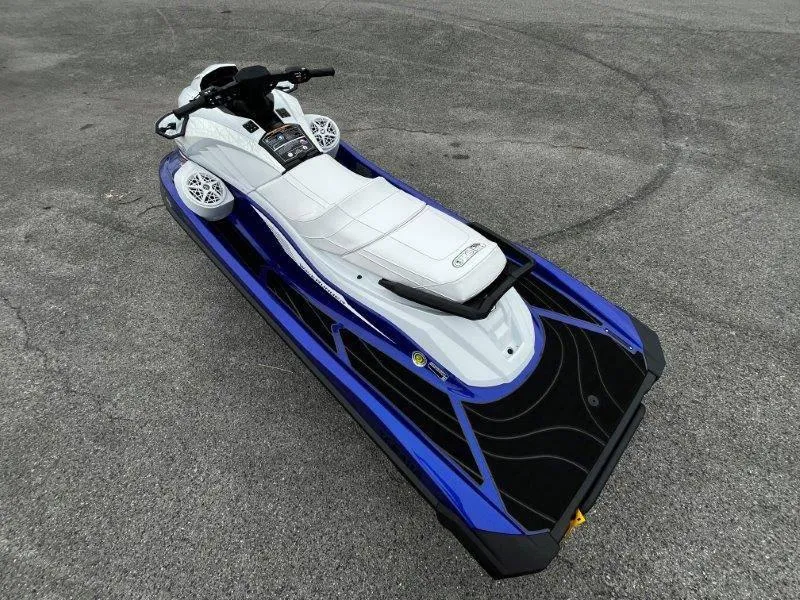 Slide: The Image of Yamaha Waverunner GP SVHO w/ Audio 2025 - 48