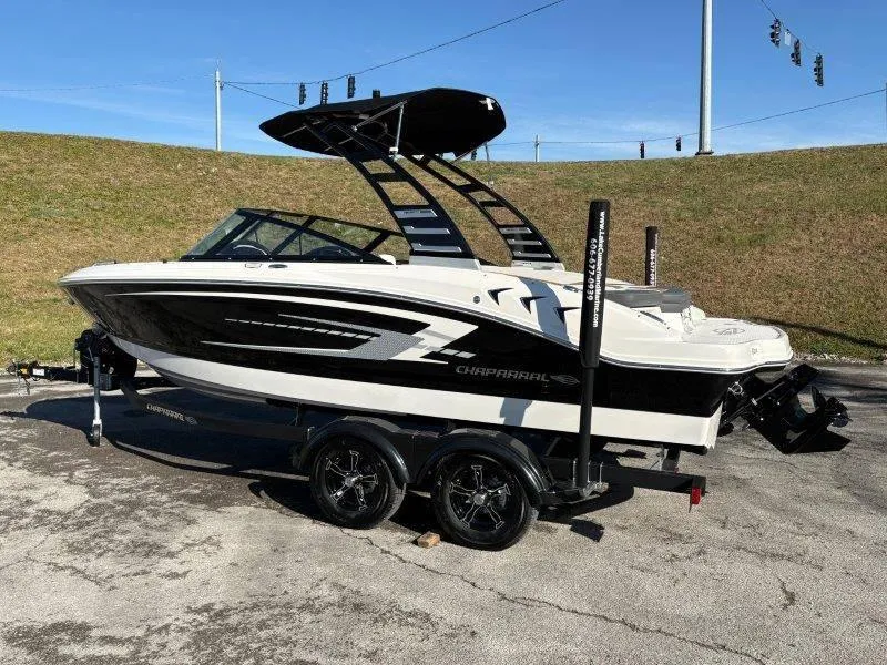 Slide: The Image of Chaparral 21 SSi 2025 - 10