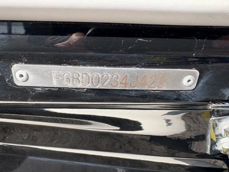 Slide: The Image of Chaparral 21 SSi 2025 - 17