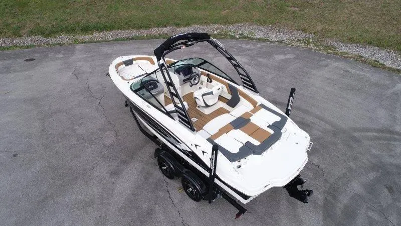 Slide: The Image of Chaparral 21 SSi 2025 - 3