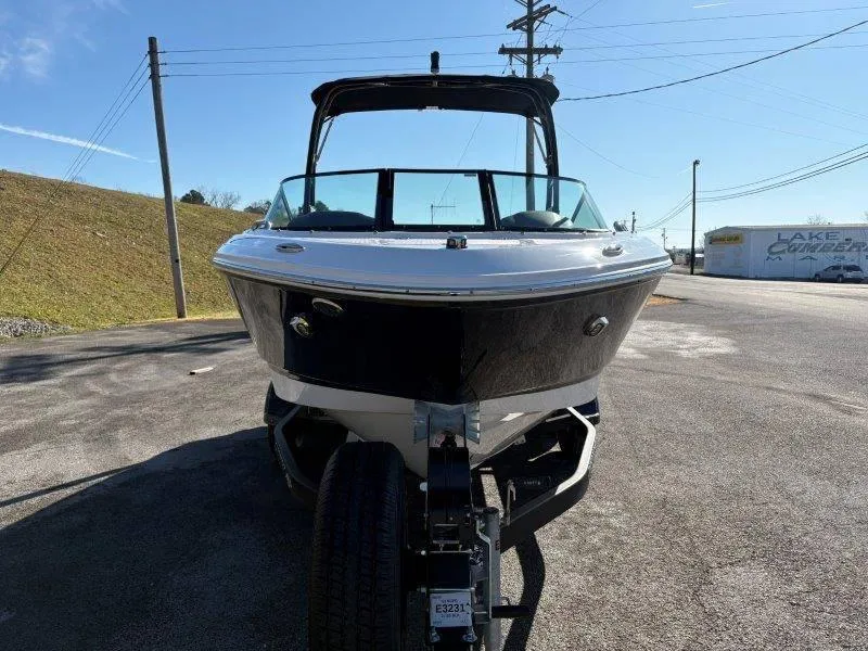 Slide: The Image of Chaparral 21 SSi 2025 - 32