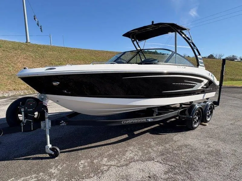 Slide: The Image of Chaparral 21 SSi 2025 - 40