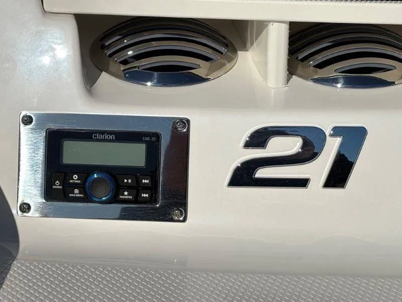 Slide: The Image of Chaparral 21 SSi 2025 - 43