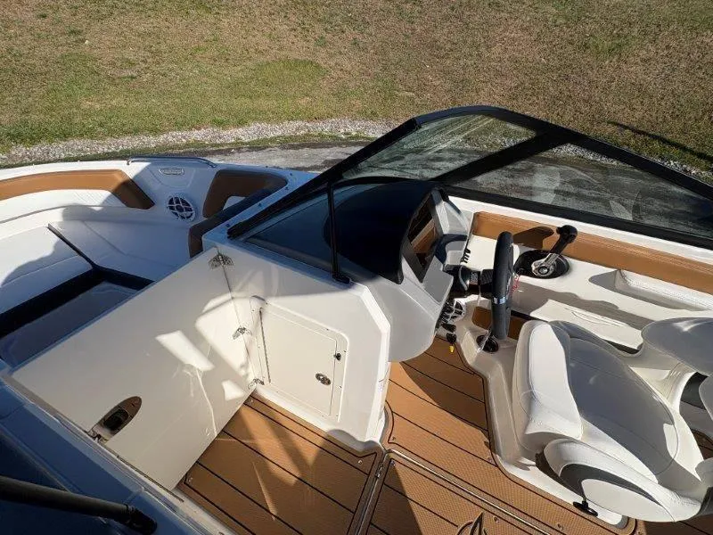 Slide: The Image of Chaparral 21 SSi 2025 - 57