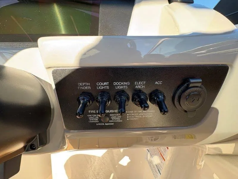 Slide: The Image of Chaparral 21 SSi 2025 - 59