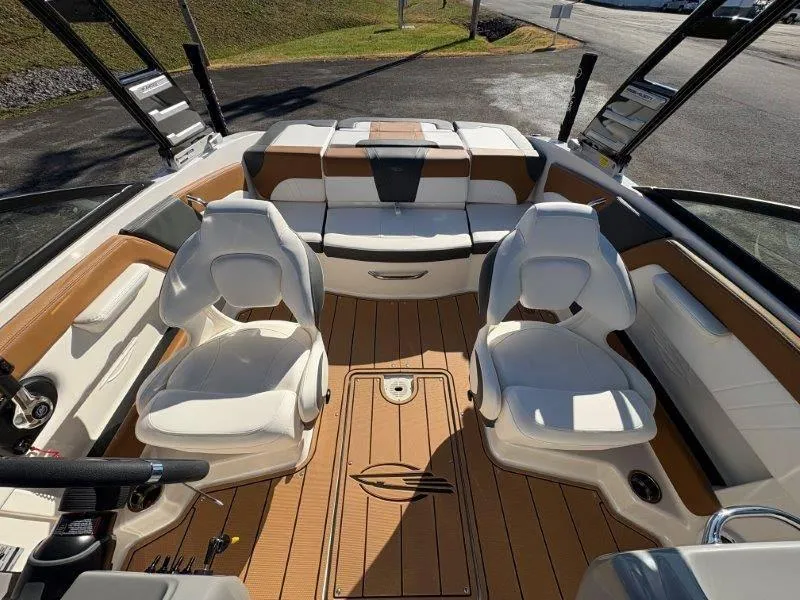 Slide: The Image of Chaparral 21 SSi 2025 - 70