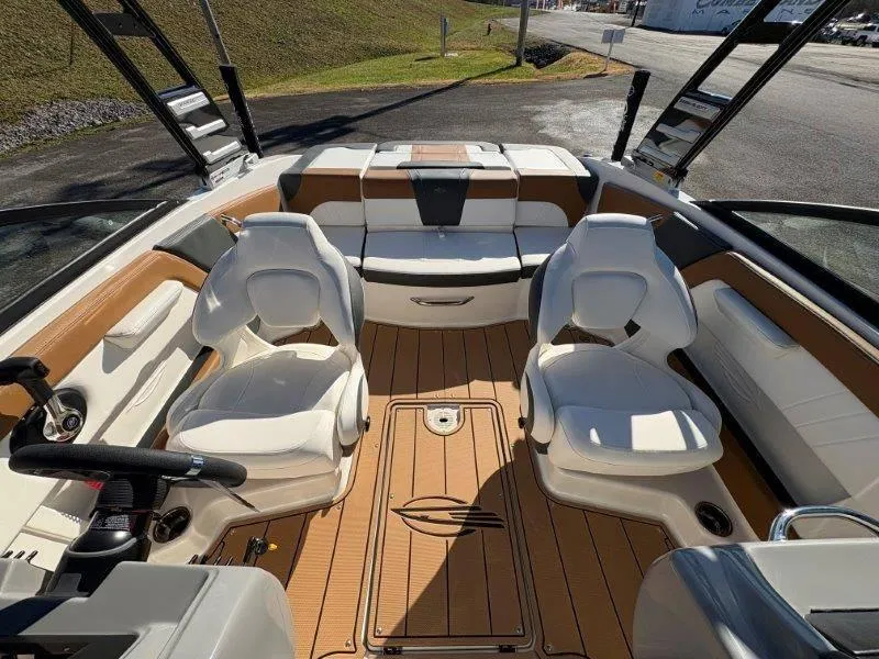 Slide: The Image of Chaparral 21 SSi 2025 - 71