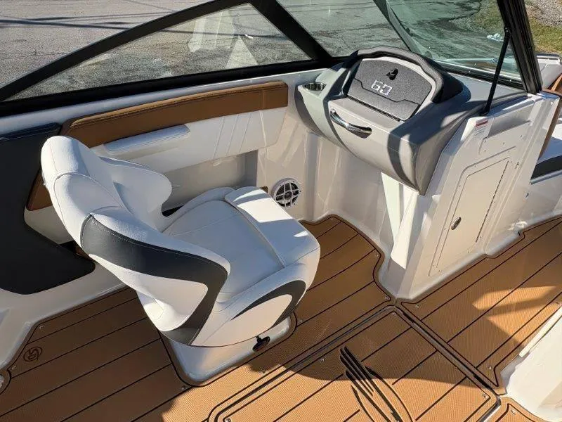 Slide: The Image of Chaparral 21 SSi 2025 - 72