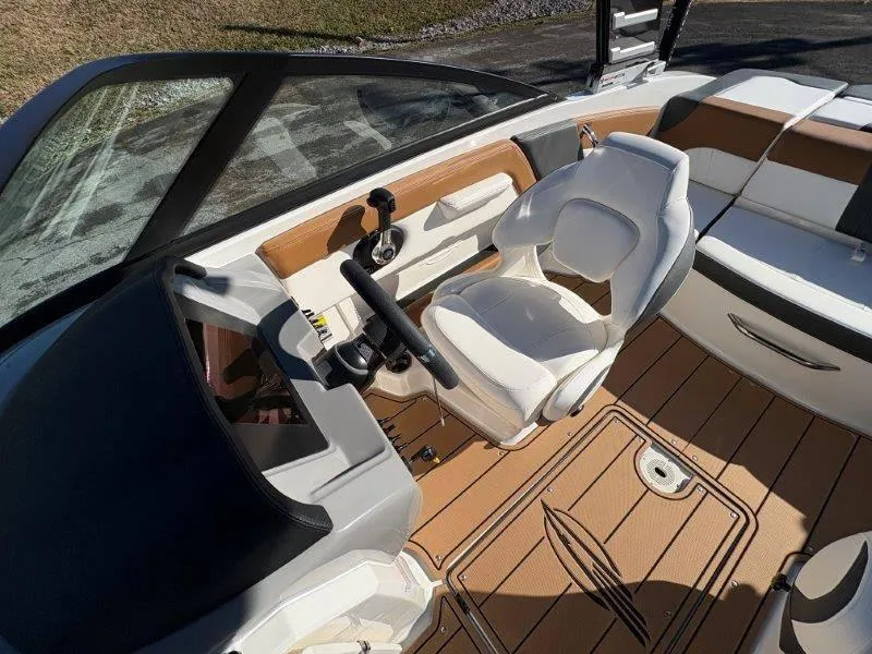 Slide: The Image of Chaparral 21 SSi 2025 - 73