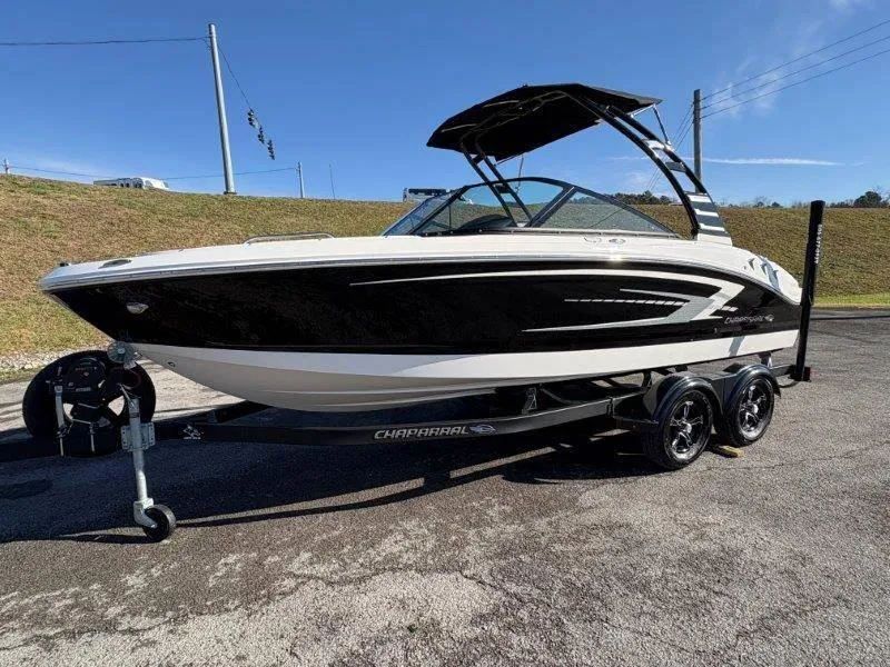 Slide: The Image of Chaparral 21 SSi 2025 - 8