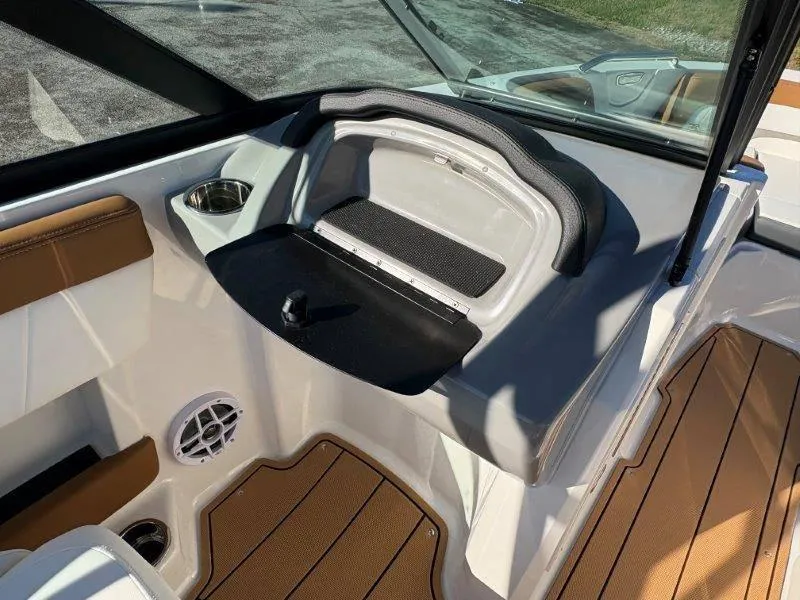 Slide: The Image of Chaparral 21 SSi 2025 - 82