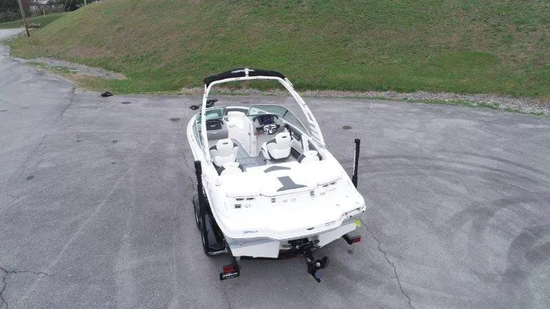 Slide: The Image of Chaparral 21 SSi Ski & Fish 2025 - 100