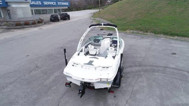 Slide: The Image of Chaparral 21 SSi Ski & Fish 2025 - 101