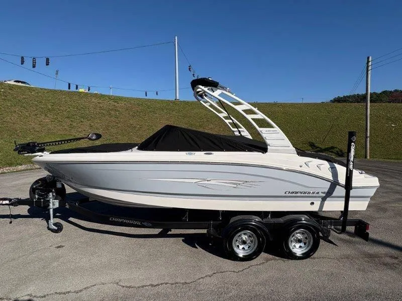 Slide: The Image of Chaparral 21 SSi Ski & Fish 2025 - 19