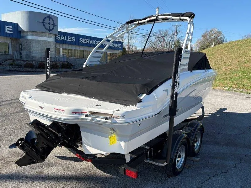 Slide: The Image of Chaparral 21 SSi Ski & Fish 2025 - 20