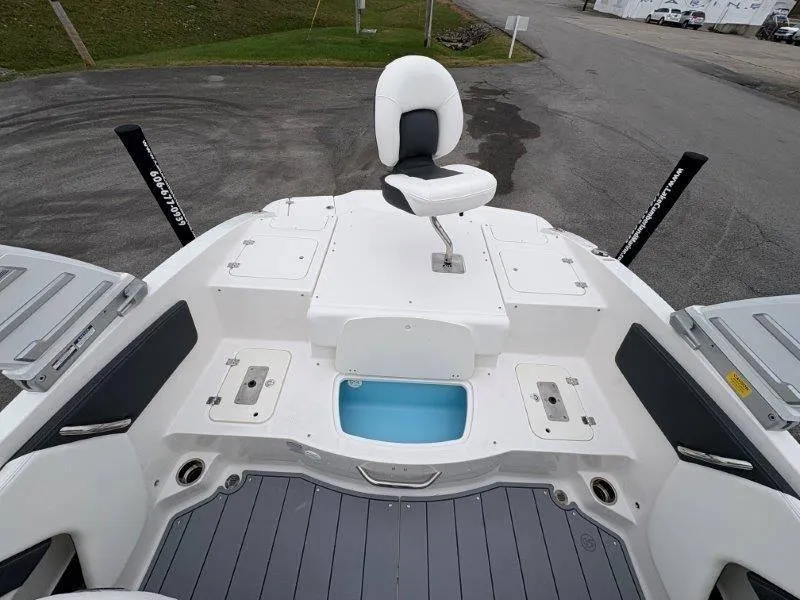 Slide: The Image of Chaparral 21 SSi Ski & Fish 2025 - 28