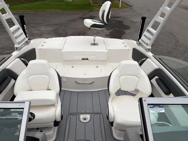 Slide: The Image of Chaparral 21 SSi Ski & Fish 2025 - 30