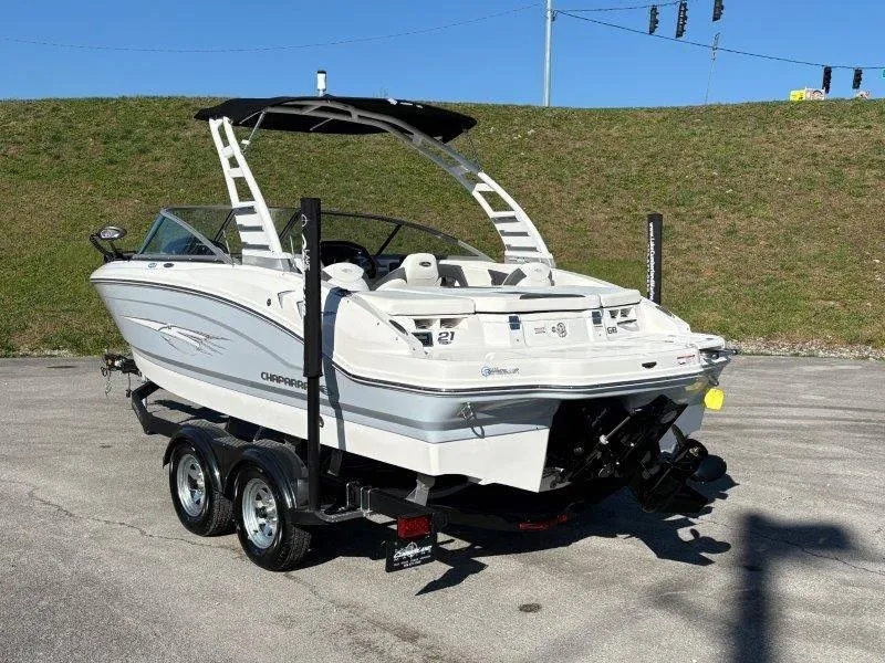 Slide: The Image of Chaparral 21 SSi Ski & Fish 2025 - 5