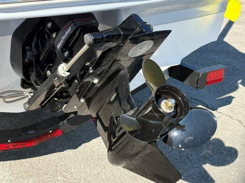 Slide: The Image of Chaparral 21 SSi Ski & Fish 2025 - 7