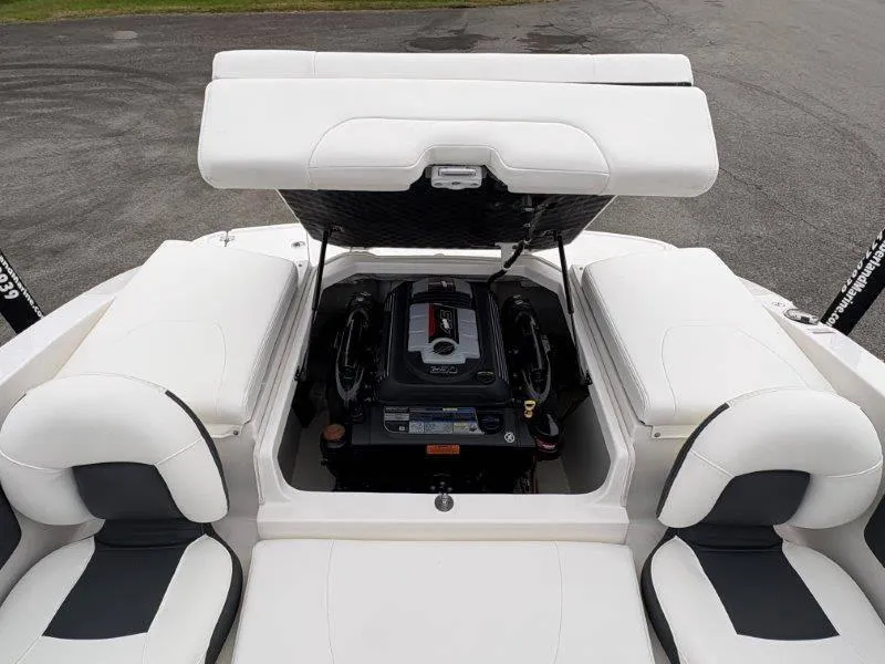 Slide: The Image of Chaparral 21 SSi Ski & Fish 2025 - 70