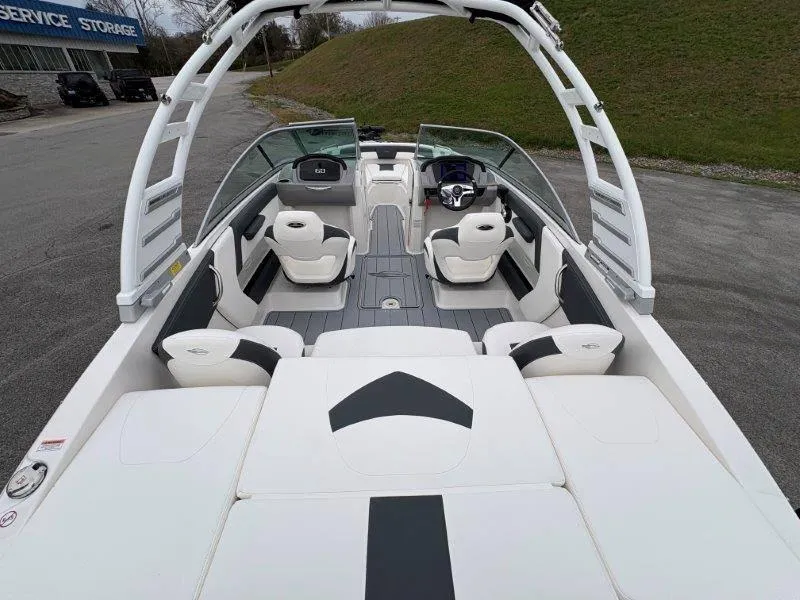 Slide: The Image of Chaparral 21 SSi Ski & Fish 2025 - 76