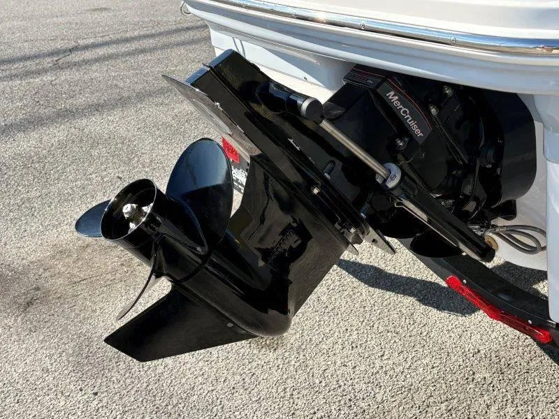 Slide: The Image of Chaparral 21 SSi Ski & Fish 2025 - 8