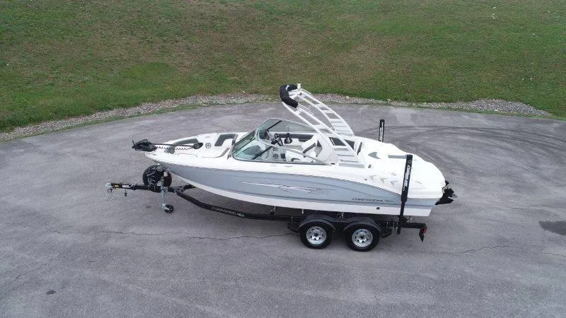 Slide: The Image of Chaparral 21 SSi Ski & Fish 2025 - 97