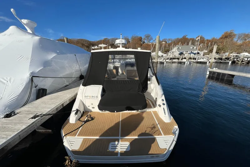 Slide: The Image of Sea Ray 320 Sundancer 2024 - 6