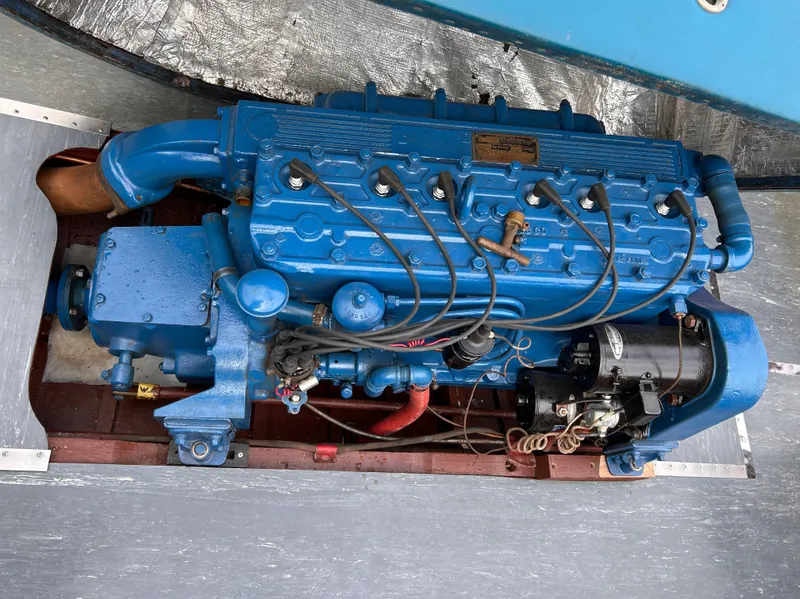 Slide: The Image of 1953 Chris-Craft 22 Sportsman engine, blue, detailed view. - 20