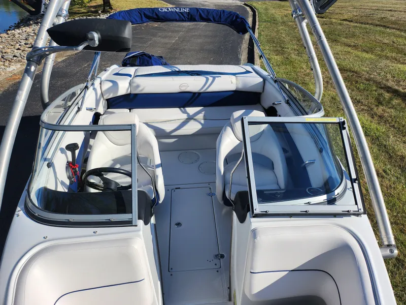 Slide: The Image of Crownline Boats 195 SS 2012 - 17