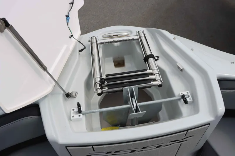 Slide: The Image of Yamaha 255XD 2025 - 15