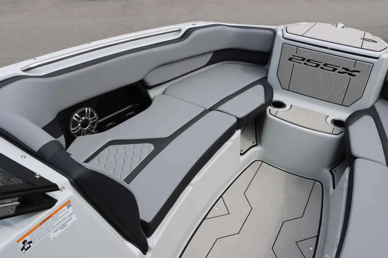 Slide: The Image of Yamaha 255XD 2025 - 17