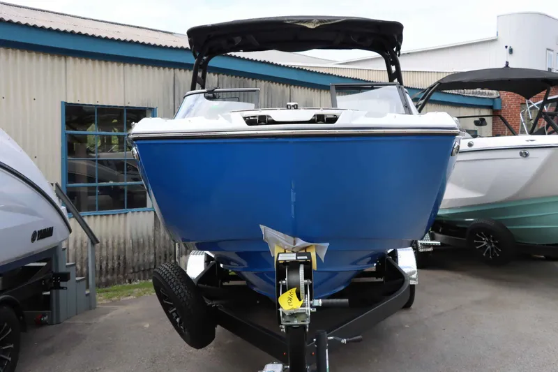 Slide: The Image of Yamaha 255XD 2025 - 3