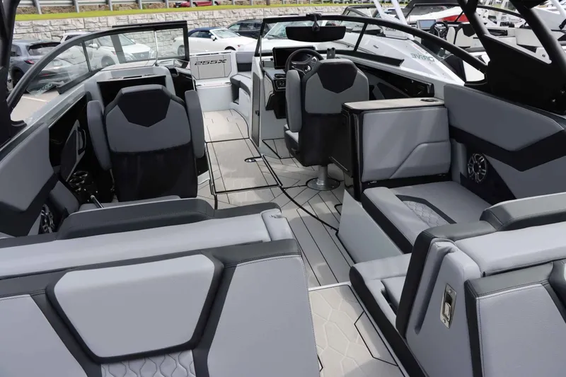 Slide: The Image of Yamaha 255XD 2025 - 7