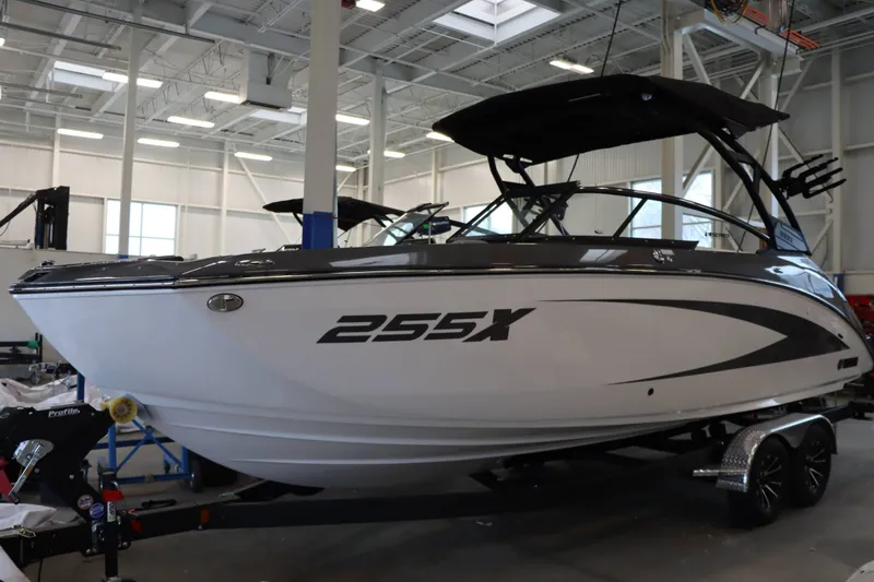 Slide: The Image of Yamaha 255XE 2025 - 1