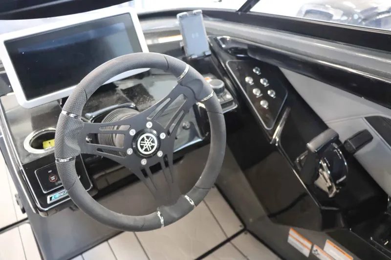 Slide: The Image of Yamaha 255XE 2025 - 10