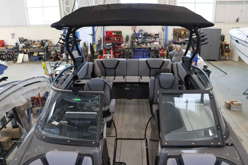 Slide: The Image of Yamaha 255XE 2025 - 16