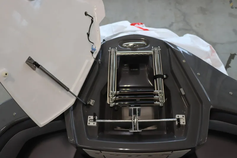 Slide: The Image of Yamaha 255XE 2025 - 17